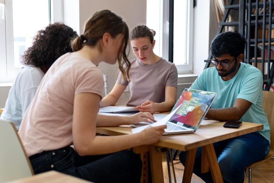 Educational Opportunities for Teens with Autism in Tustin